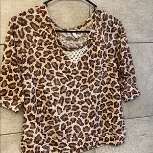 Leopard crop